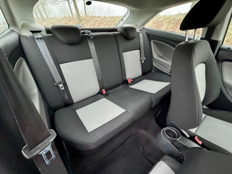SEAT IBIZA