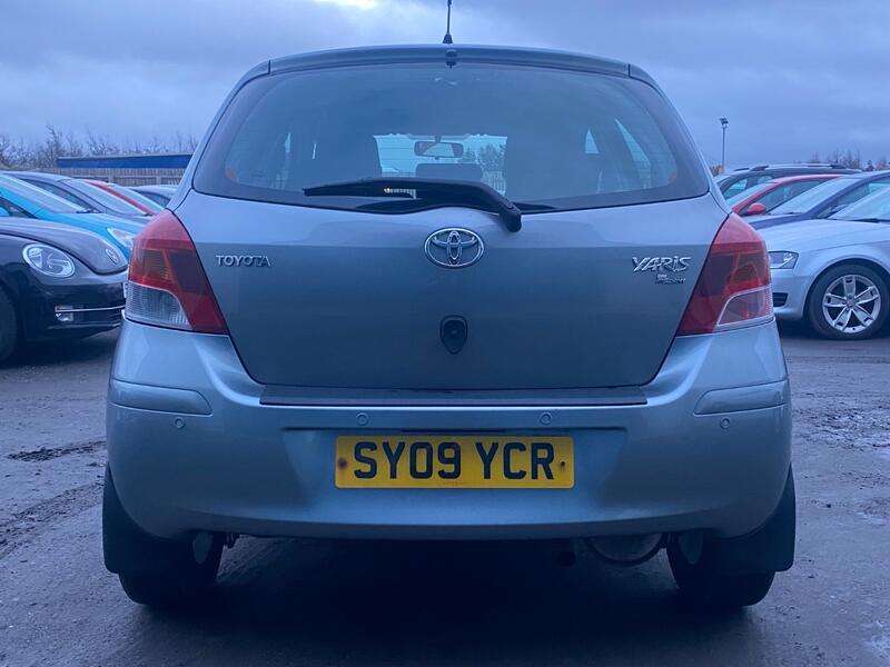 TOYOTA YARIS