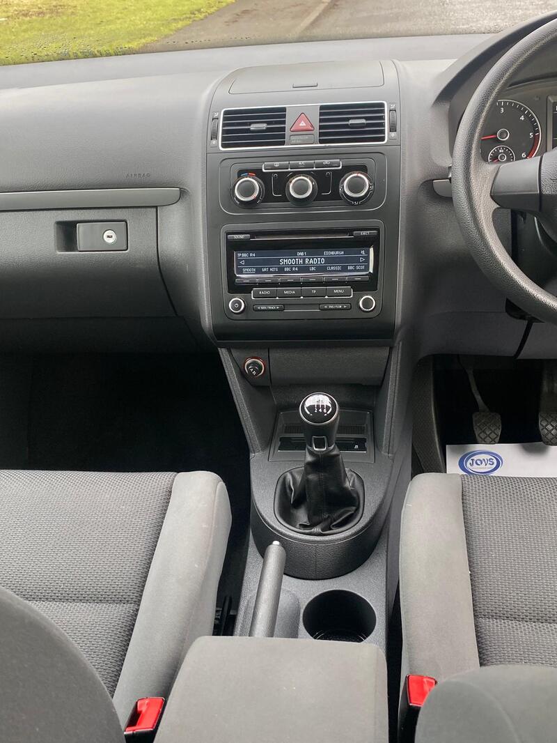 VOLKSWAGEN TOURAN