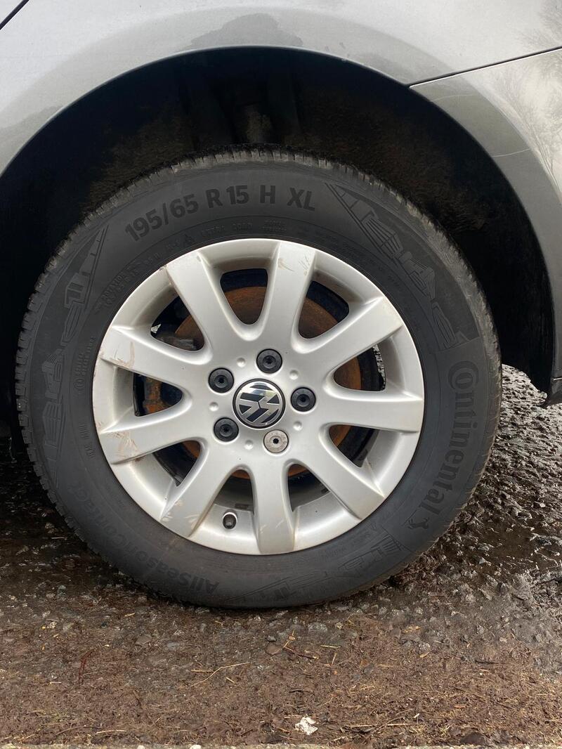 VOLKSWAGEN TOURAN
