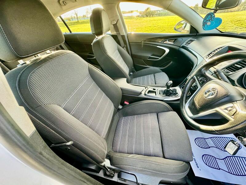 VAUXHALL INSIGNIA