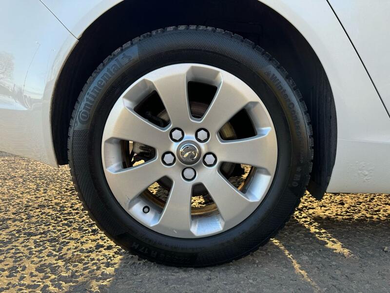 VAUXHALL INSIGNIA