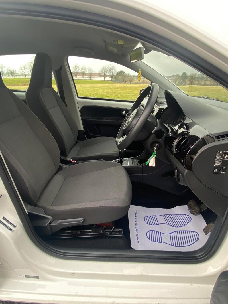 VOLKSWAGEN UP