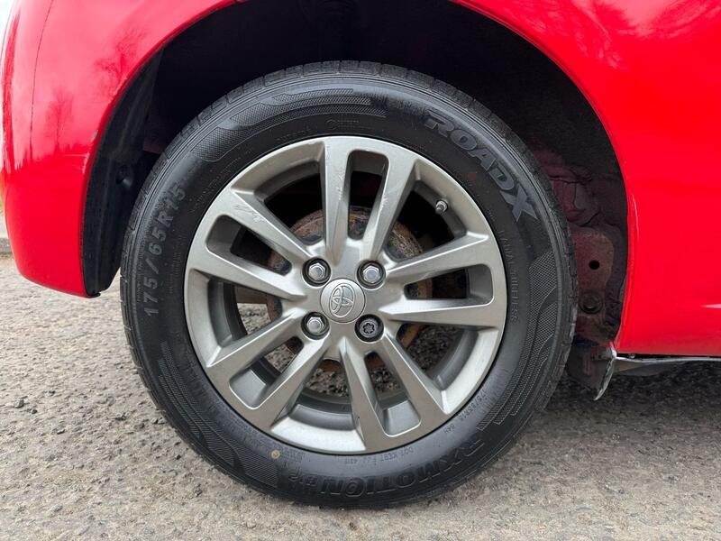 TOYOTA YARIS