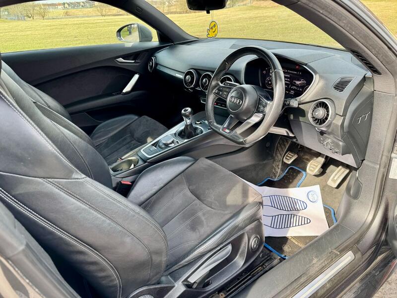 AUDI TT
