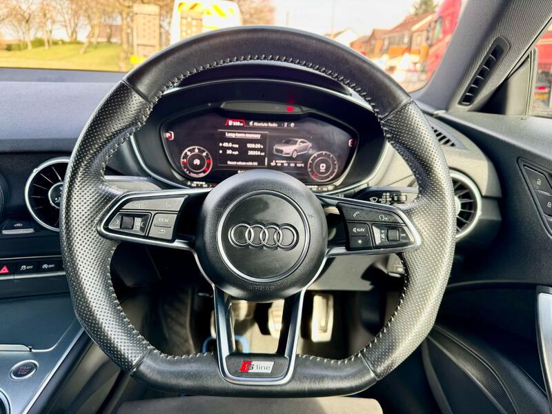 AUDI TT