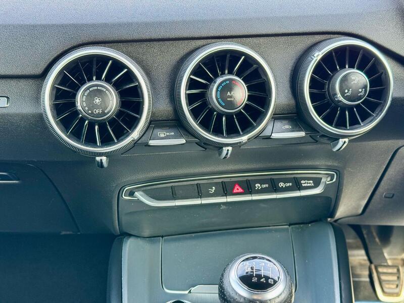 AUDI TT