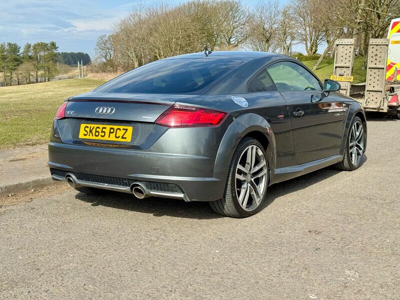 AUDI TT