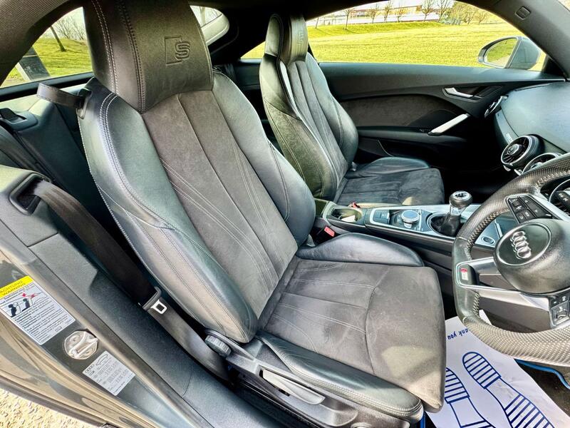AUDI TT