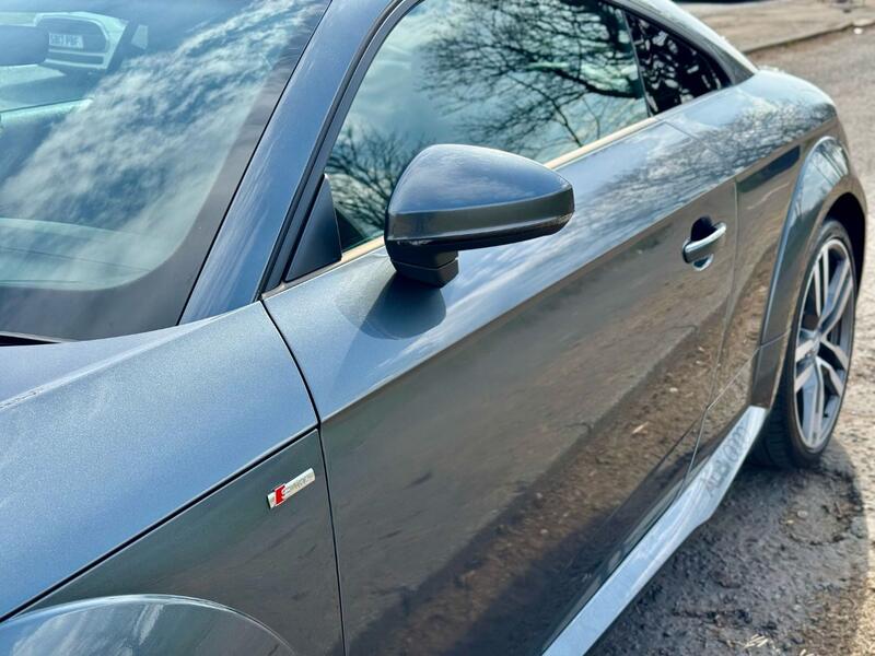 AUDI TT