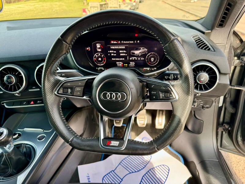 AUDI TT