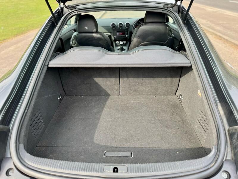 AUDI TT