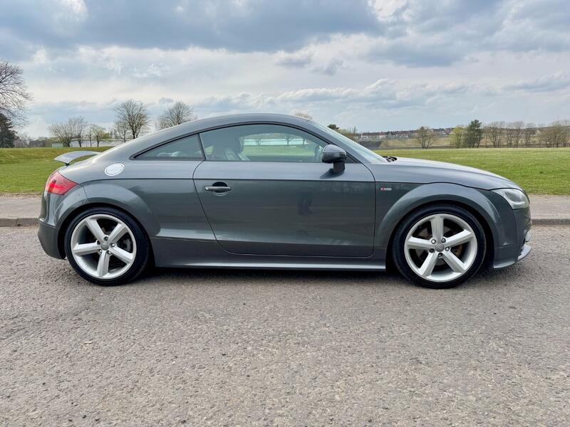 AUDI TT