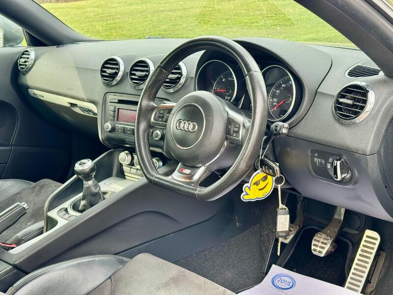 AUDI TT