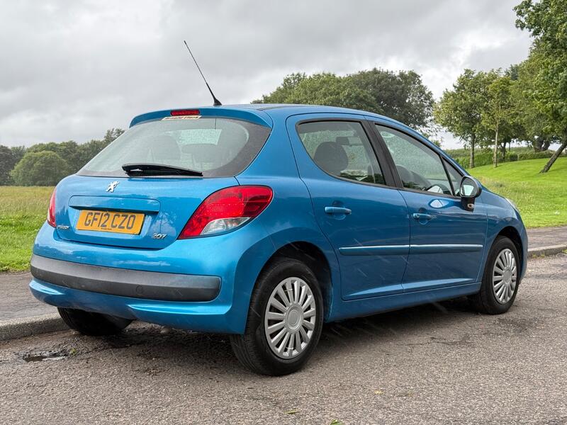 PEUGEOT 207