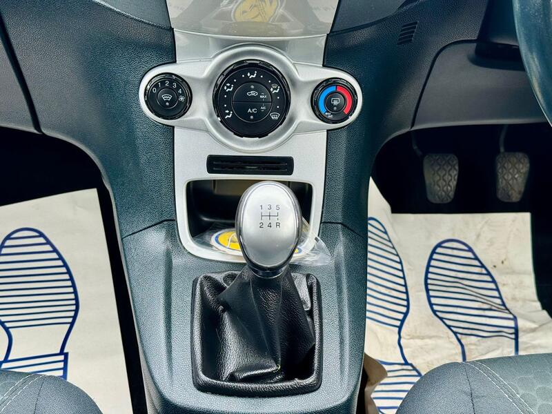 FORD FIESTA