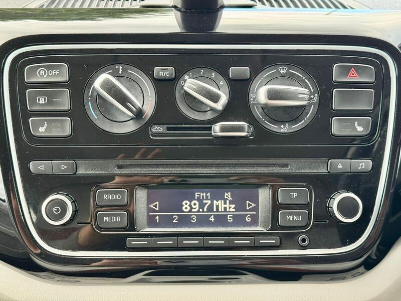 VOLKSWAGEN UP