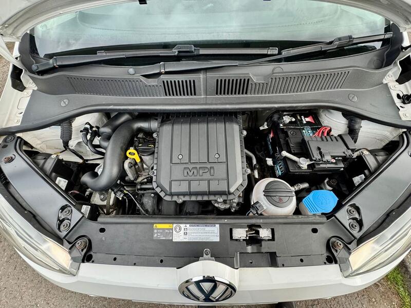 VOLKSWAGEN UP