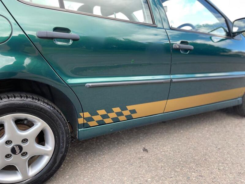 VOLKSWAGEN POLO